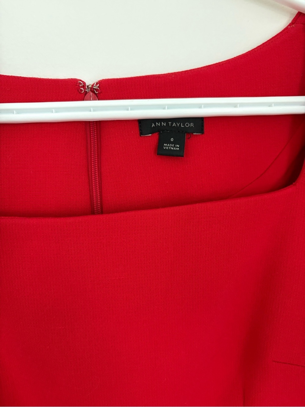 Ann Taylor Red Square-Neck Lace Hem 3/4 Sleeve Sheath Dress Size 0 - Picture 5 of 8